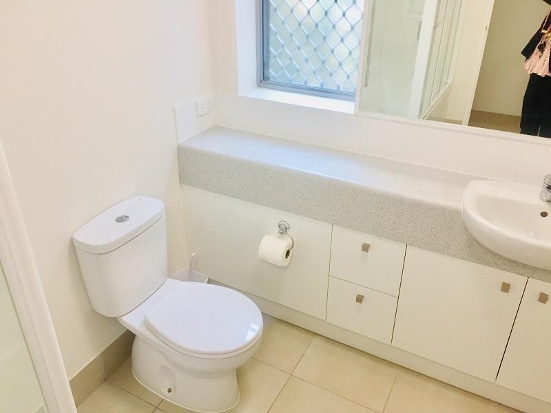 1/8 Ahern Street, Labrador QLD 4215