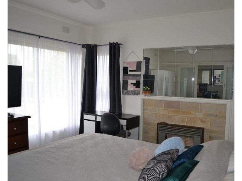 1 Hamish Grove, Rostrevor SA 5073