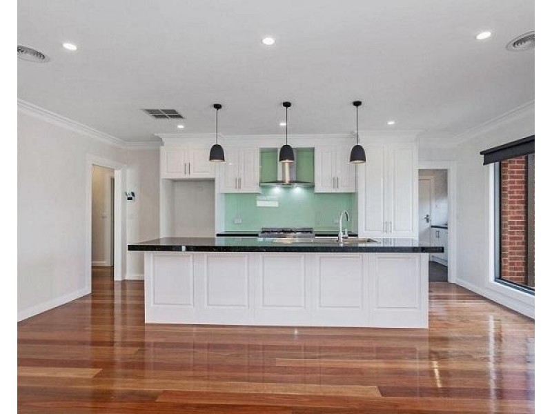 2/8 Barwon Avenue, Reservoir VIC 3073