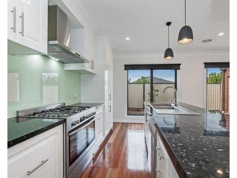 2/8 Barwon Avenue, Reservoir VIC 3073