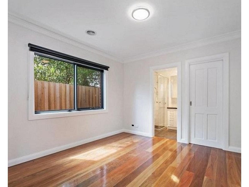 2/8 Barwon Avenue, Reservoir VIC 3073