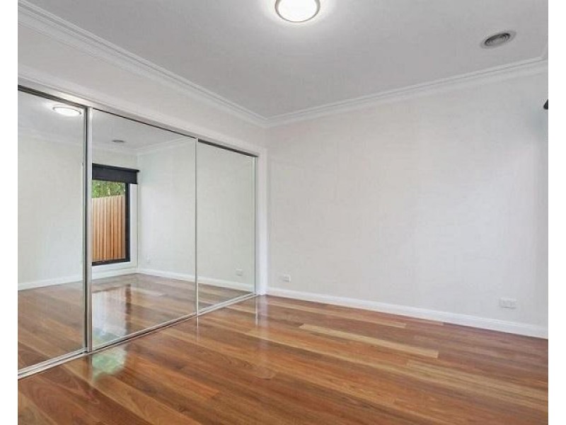 2/8 Barwon Avenue, Reservoir VIC 3073