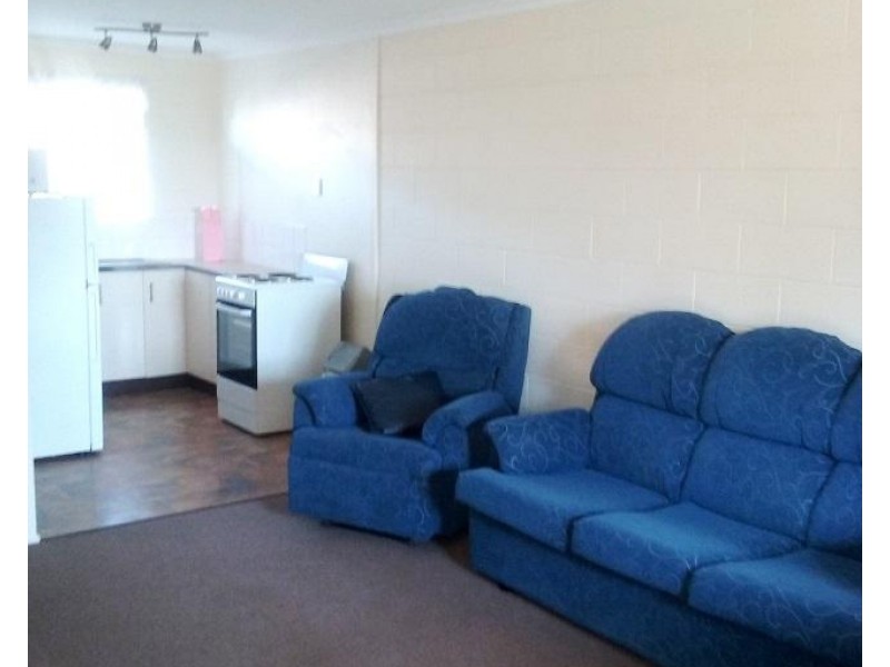 1-4/6 Wenitong Street, West Gladstone QLD 4680