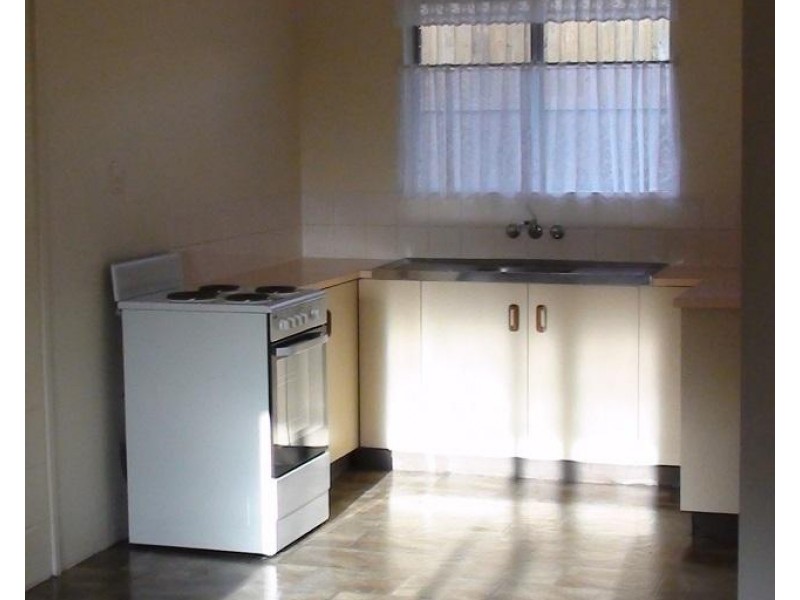 1-4/6 Wenitong Street, West Gladstone QLD 4680