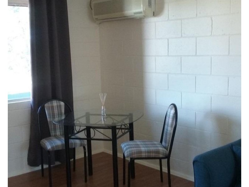 1-4/6 Wenitong Street, West Gladstone QLD 4680