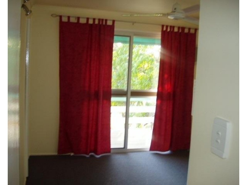 1-4/6 Wenitong Street, West Gladstone QLD 4680