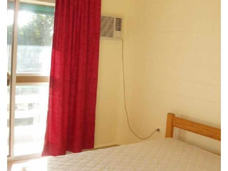 1-4/6 Wenitong Street, West Gladstone QLD 4680