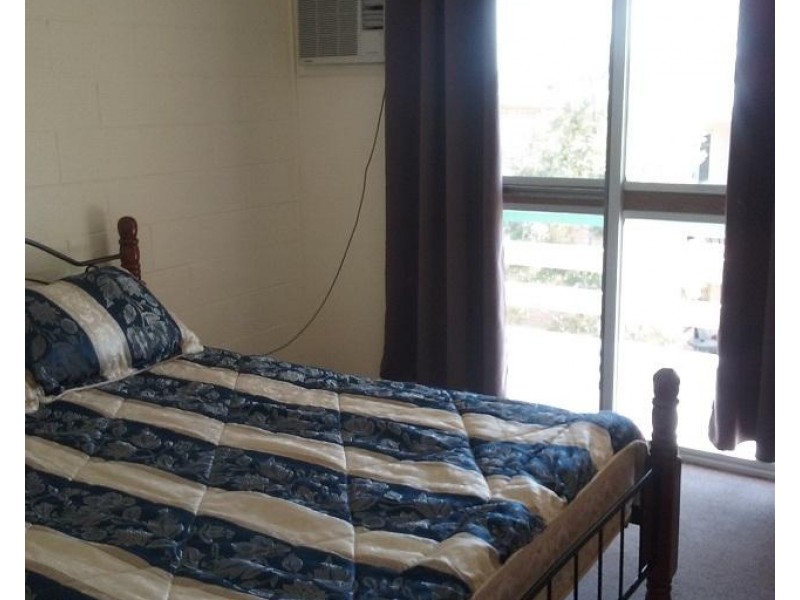 1-4/6 Wenitong Street, West Gladstone QLD 4680