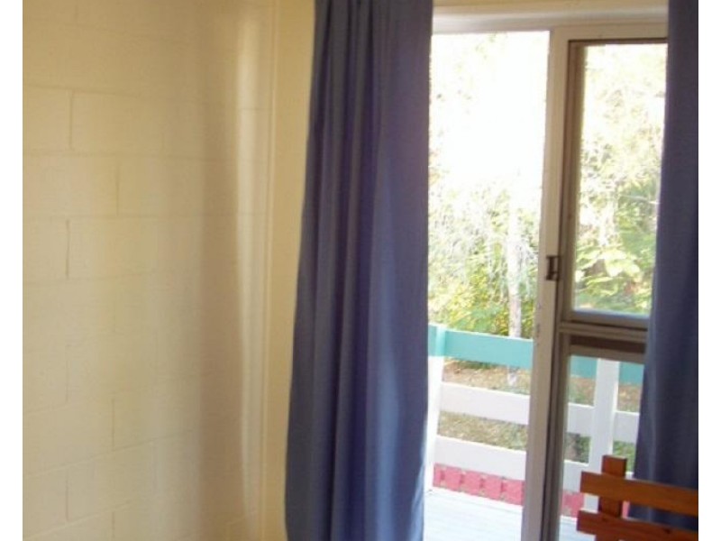 1-4/6 Wenitong Street, West Gladstone QLD 4680