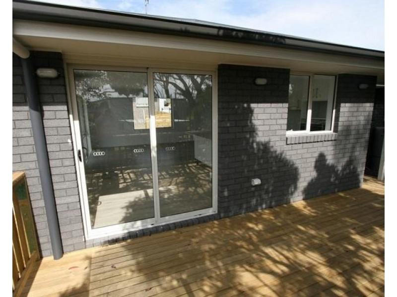 2/13 Swift Place, Kingston TAS 7050