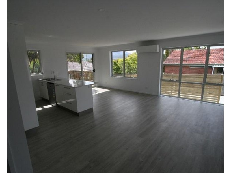 2/13 Swift Place, Kingston TAS 7050