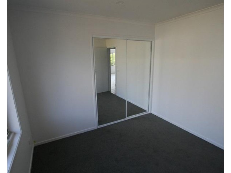 2/13 Swift Place, Kingston TAS 7050
