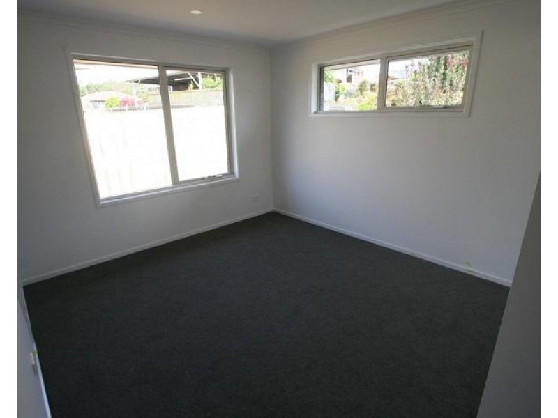 2/13 Swift Place, Kingston TAS 7050