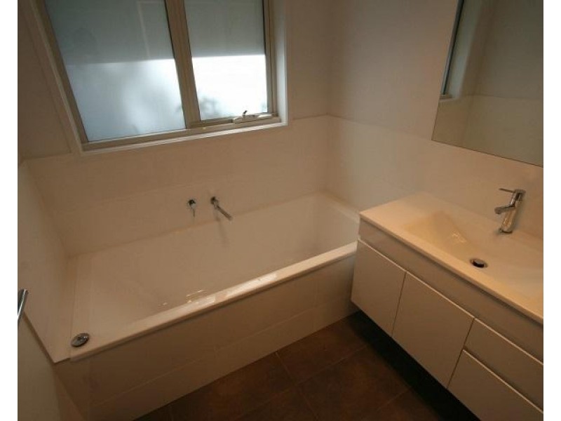 2/13 Swift Place, Kingston TAS 7050