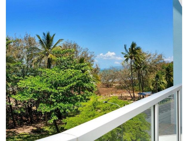 10/43-45 Sims Esplanade, Yorkeys Knob QLD 4878