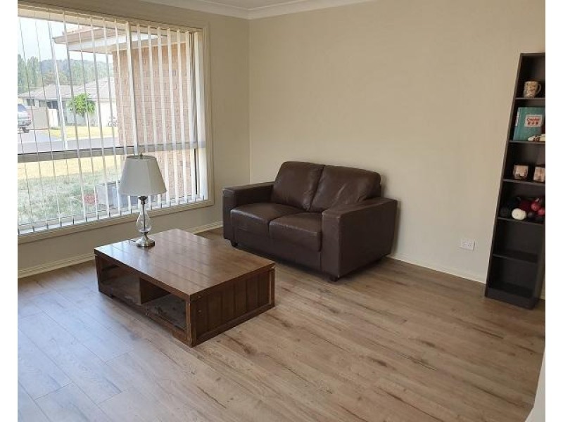 45 Fahy Crescent, Orange NSW 2800