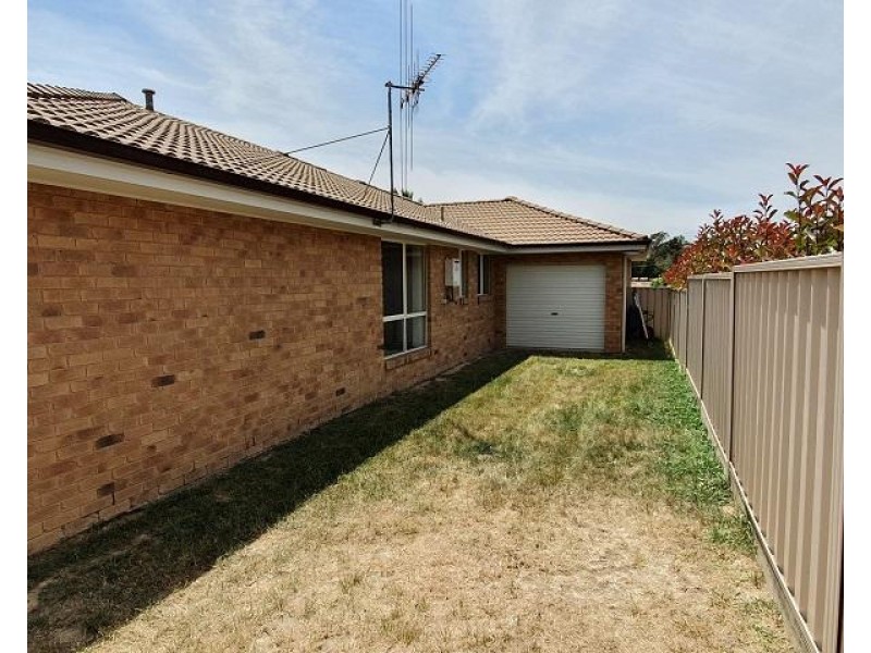 45 Fahy Crescent, Orange NSW 2800
