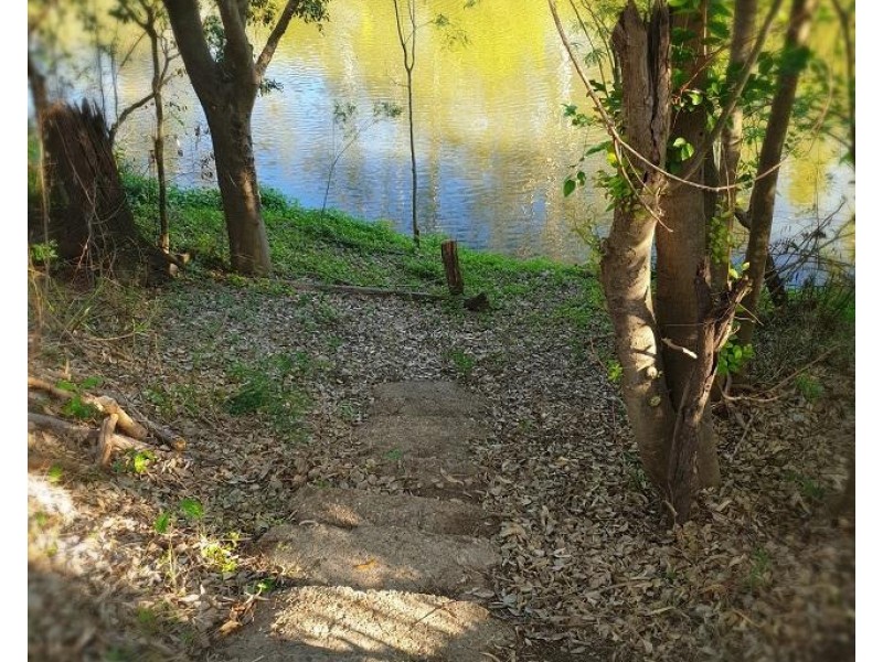 23 Sydney Street, Brassall QLD 4305