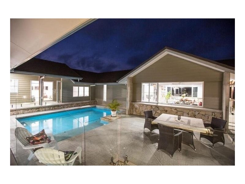13 Voyager Street, South Mission Beach QLD 4852