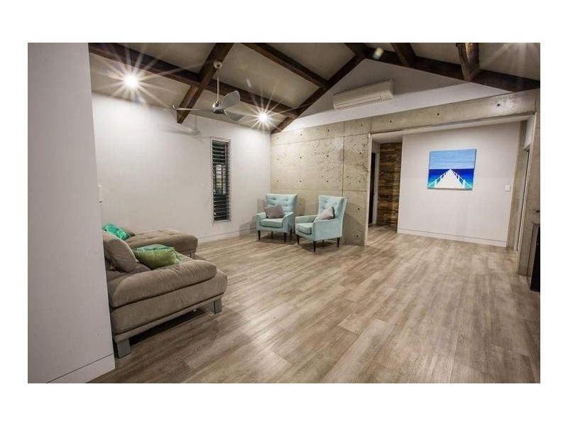 13 Voyager Street, South Mission Beach QLD 4852
