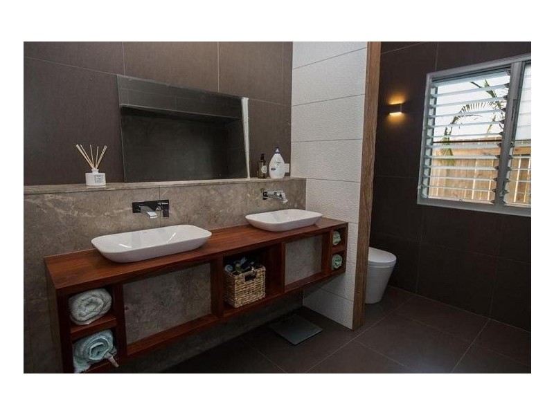 13 Voyager Street, South Mission Beach QLD 4852