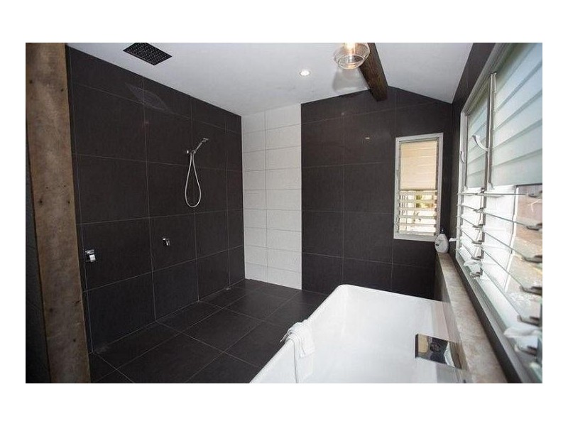 13 Voyager Street, South Mission Beach QLD 4852