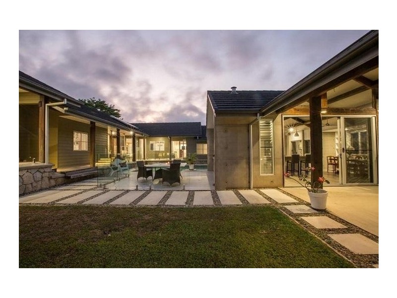 13 Voyager Street, South Mission Beach QLD 4852
