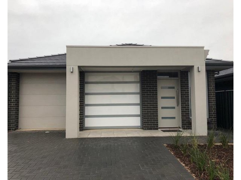 3 Nambucca Avenue, West Lakes Shore SA 5020