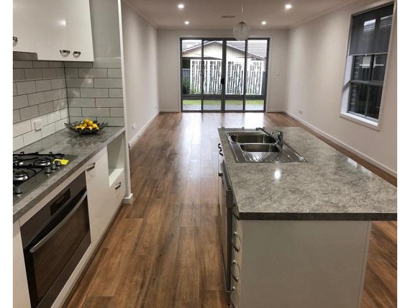 3 Nambucca Avenue, West Lakes Shore SA 5020