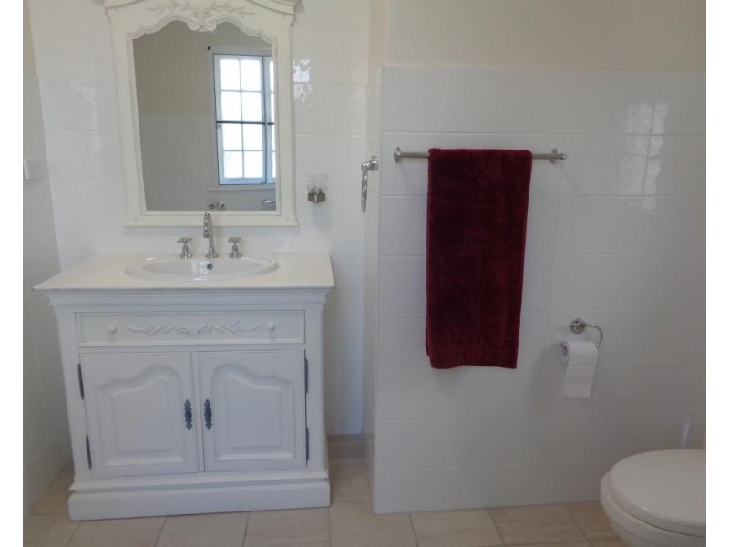 1A Richmond Street, Hermit Park QLD 4812