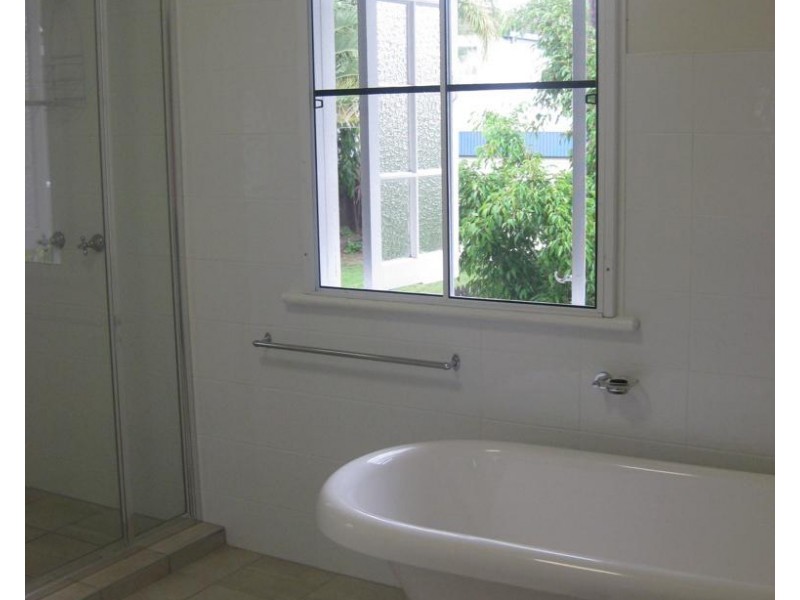 1A Richmond Street, Hermit Park QLD 4812