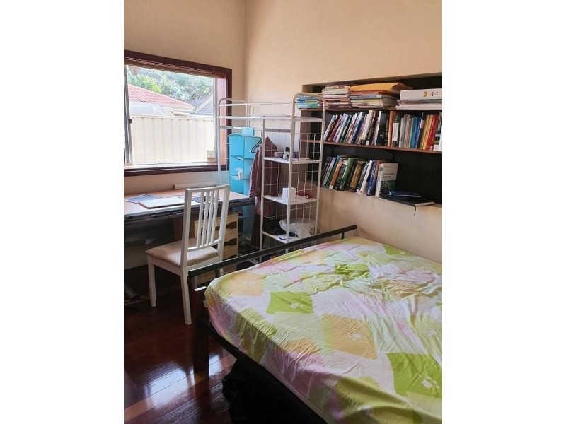 * Fifth Avenue, Rossmoyne WA 6148