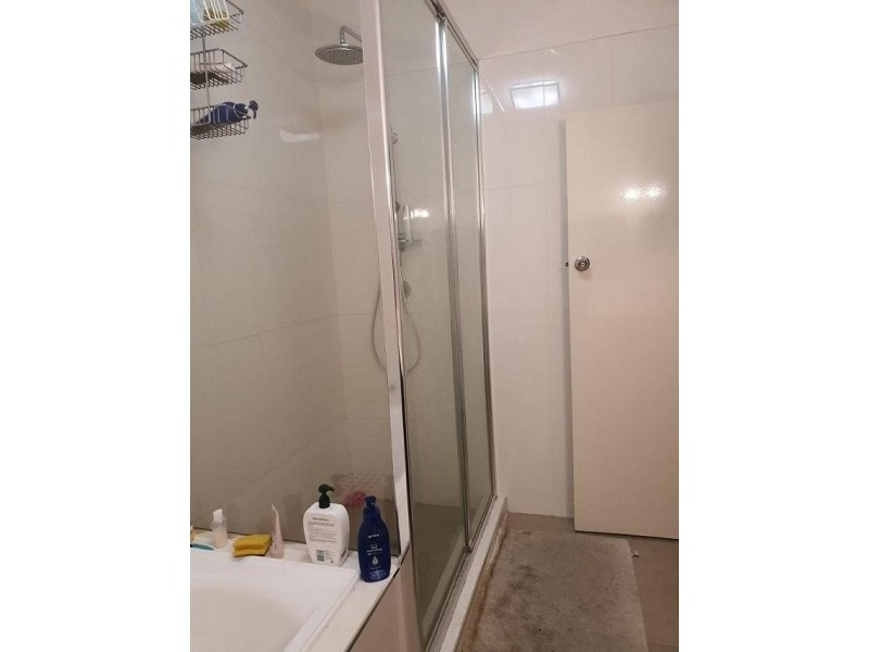 * Fifth Avenue, Rossmoyne WA 6148