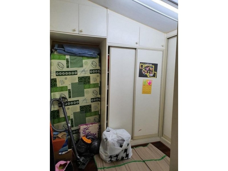 * Fifth Avenue, Rossmoyne WA 6148