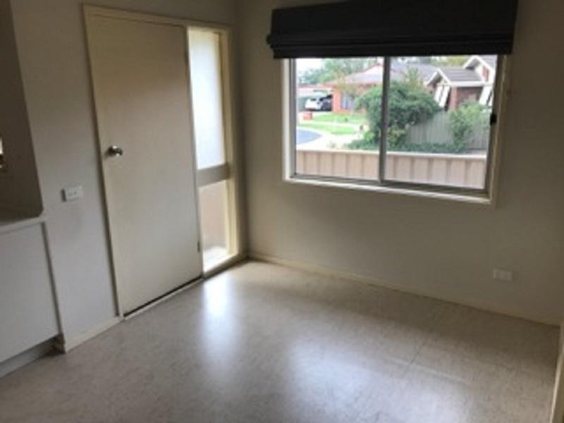 1/11 Cogo Court, Golden Square VIC 3555