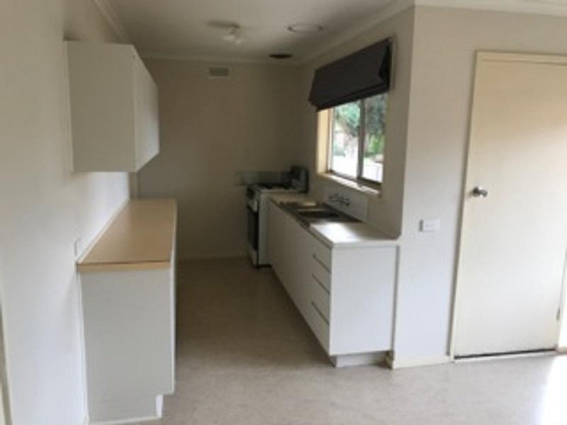 1/11 Cogo Court, Golden Square VIC 3555