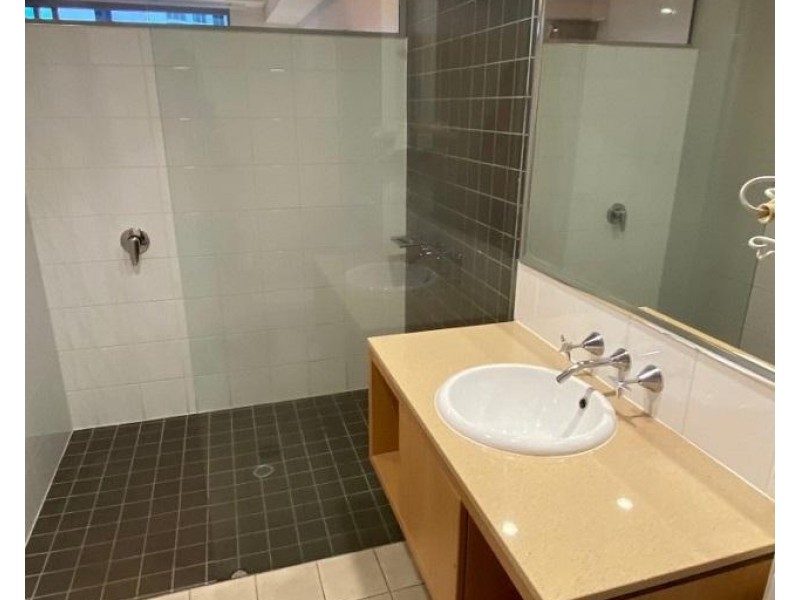 30905 & 6 101-105 The Esplanade, Cairns City QLD 4870