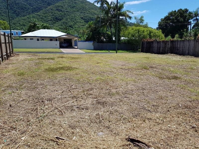 2 Cowrie Street, Palm Cove QLD 4879