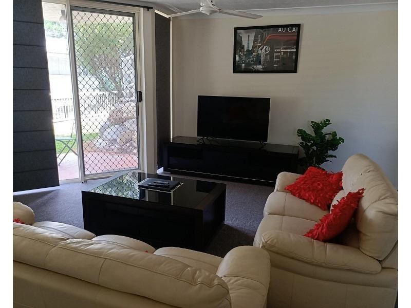 451-452 The Esplanade, Torquay QLD 4655