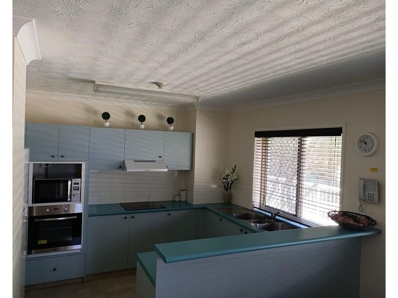 451-452 The Esplanade, Torquay QLD 4655