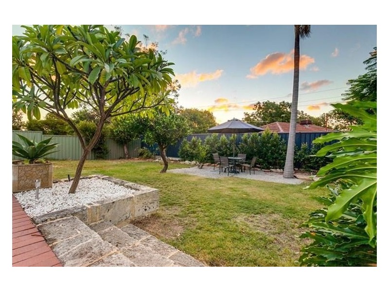 33 Jervois, Dianella WA 6059