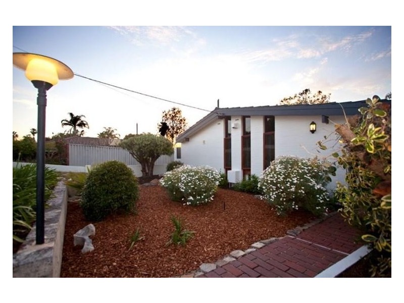 33 Jervois, Dianella WA 6059