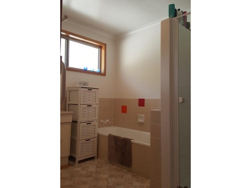 55 Henley Street, Lindisfarne TAS 7015