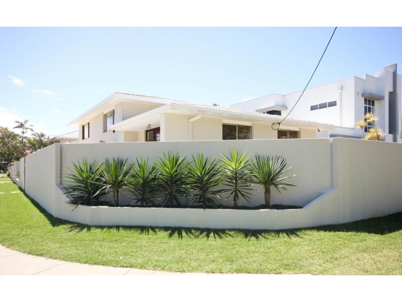 1/21 Burra Street, Chevron Island QLD 4217