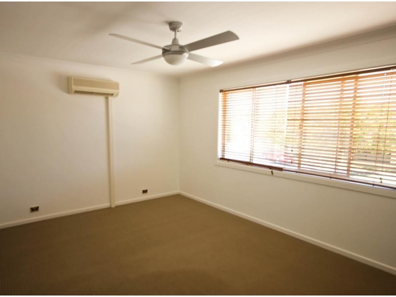 1/21 Burra Street, Chevron Island QLD 4217