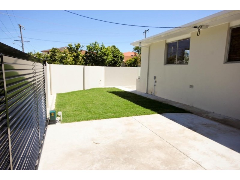 1/21 Burra Street, Chevron Island QLD 4217