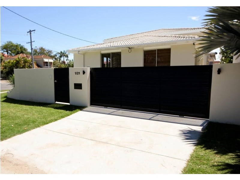1/21 Burra Street, Chevron Island QLD 4217