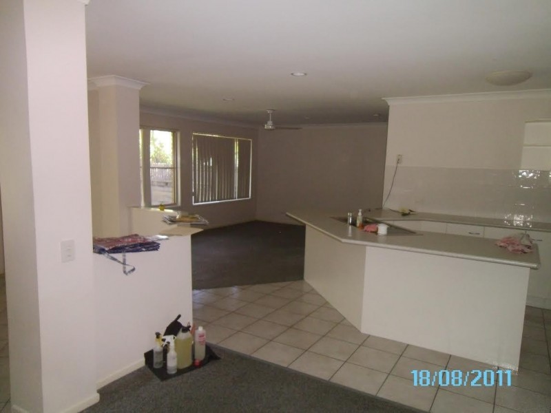 8 Wattle Close, Bridgeman Downs QLD 4035