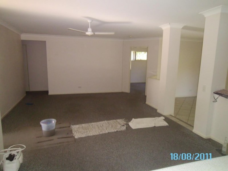 8 Wattle Close, Bridgeman Downs QLD 4035