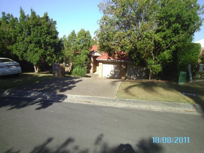 8 Wattle Close, Bridgeman Downs QLD 4035